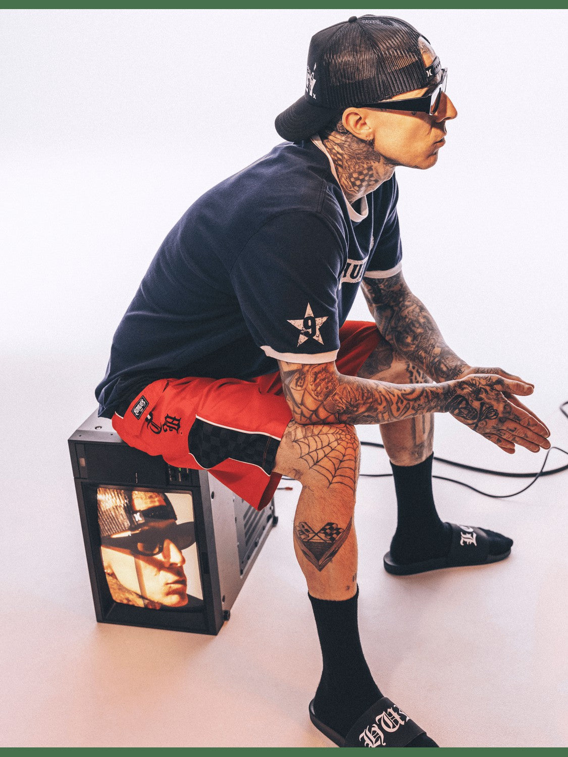 Hurley x Travis Barker Gothic Cargo 22" - Unity Red