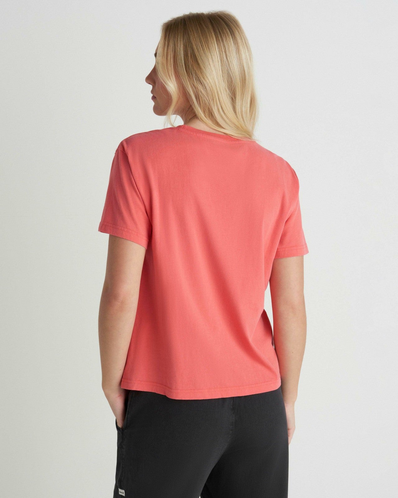 Leisure Club Classic Tee - Coral Blossom